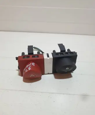 Renault Megane II Hazard light switch 8200407415 8220010972 8200095492
