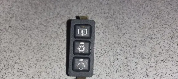 BMW 5 E34 Air conditioning (A/C) switch 61318371020