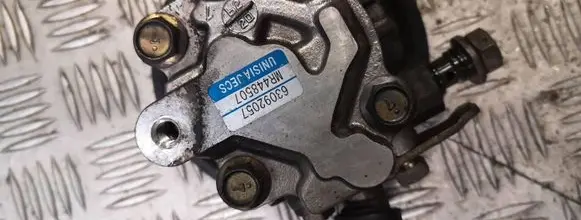 Mitsubishi Pajero Sport I Power steering pump mr448507