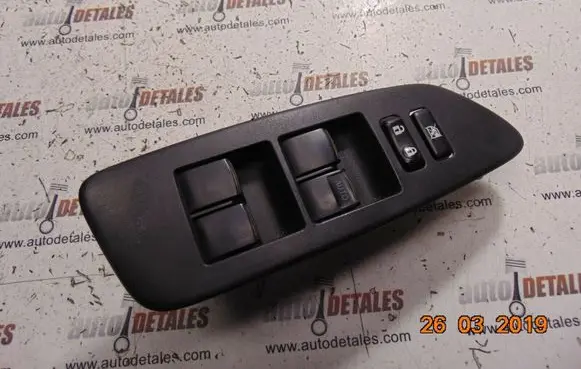Toyota Auris 150 Electric window control switch 7423102550