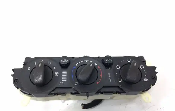 Ford Focus Climate control unit cj5t19980af K3882