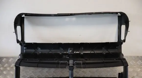 BMW 7 F01 F02 F03 F04 Radiator trim 18779815 187798