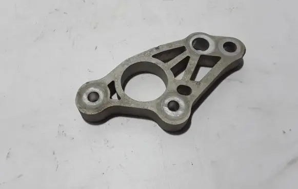 Ford Mach-E I Engine mounting bracket LJ9C5A095AD