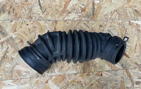 Audi A4 S4 B7 8E 8H Air intake hose/pipe 8e0133356