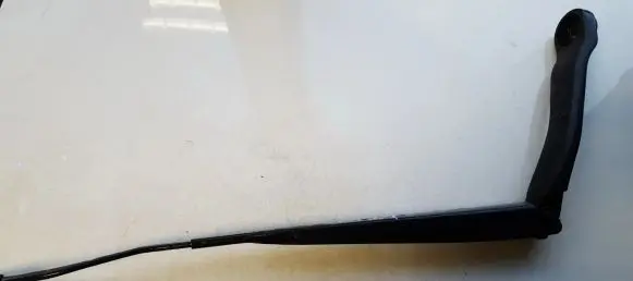 Honda CR-V Front wiper blade arm