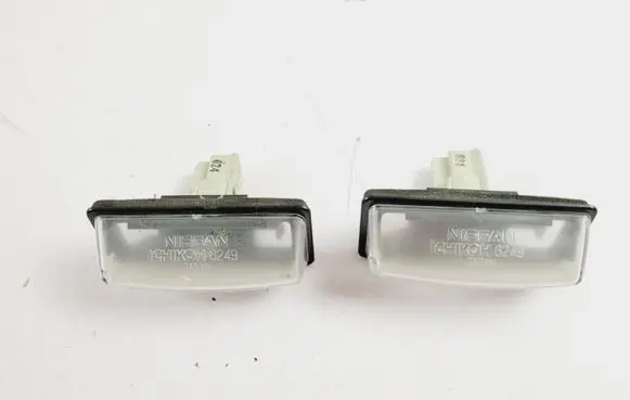Nissan Pathfinder R52 Number plate light 6249