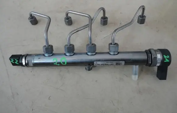 Mercedes-Benz E W213 Fuel main line pipe A6540700093 0281006555