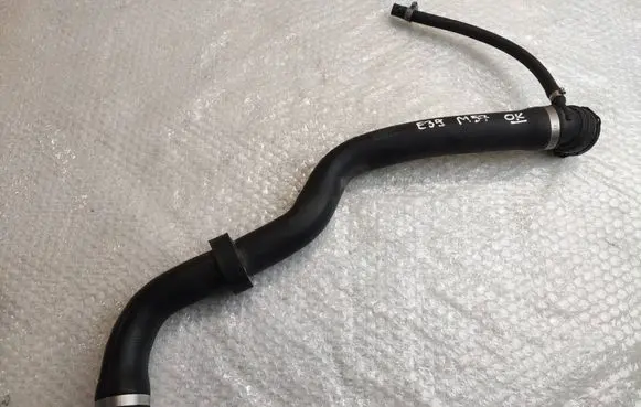 BMW 5 E39 Engine coolant pipe/hose 2247821 11532247821 1436377