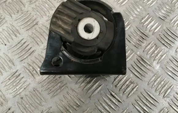 Toyota Avensis T270 Engine mount bracket 123610R040