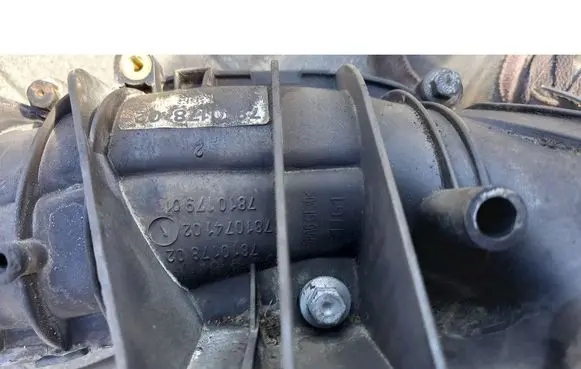 BMW 7 F01 F02 F03 F04 Intake manifold 