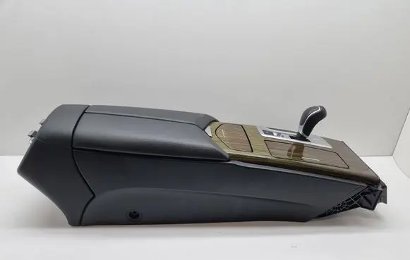Maserati Ghibli Center console 