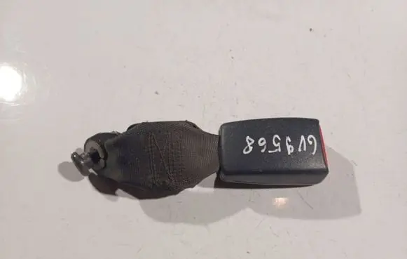 Mitsubishi Space Star Middle seatbelt buckle (rear) 