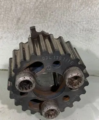 Volkswagen Golf VI Fuel pump gear (pulley) 03L130238A