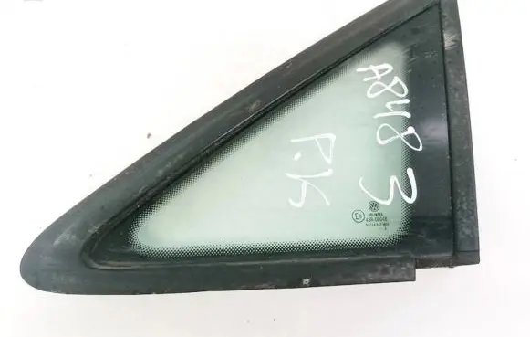 Volkswagen Touran I Front triangle window/glass 