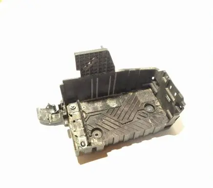 Opel Mokka B Battery box tray 9823533180