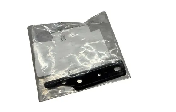 Mercedes-Benz E W212 Front bumper mounting bracket A2128810206 2128810206