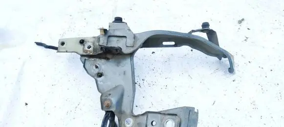 Opel Zafira B Radiator support slam panel