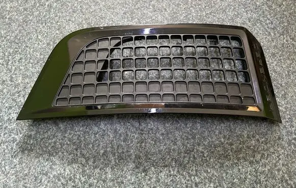 Land Rover Defender Front bumper lower grill L8B2280B11