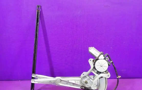 Honda CR-V Front door window regulator with motor