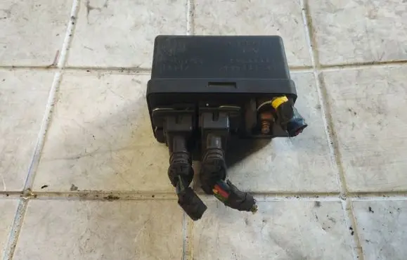 Fiat Doblo Glow plug pre-heat relay 55193073 38430003