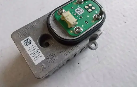 Mercedes-Benz C W205 LED ballast control module 1305715284