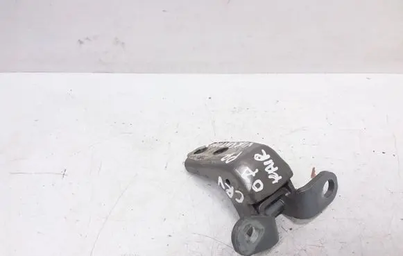 Honda CR-V Front door upper hinge