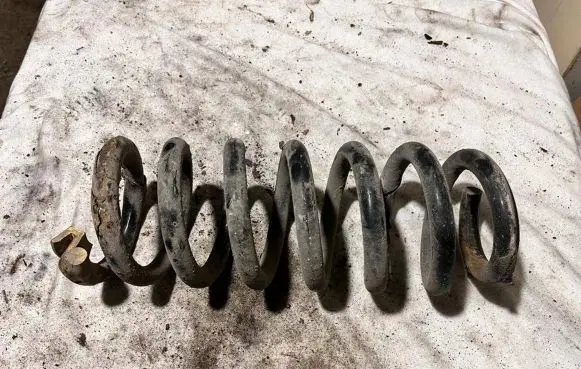 Peugeot 607 Rear coil spring YELLOWWHITE