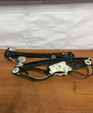 Mercedes-Benz E W211 Rear door window regulator with motor A2118203042 D3578