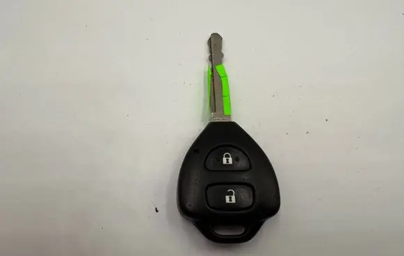 Toyota Avensis T250 Ignition key/card 890710F060