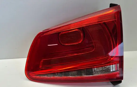 Volkswagen Touareg II Tailgate rear/tail lights 7P6945094C