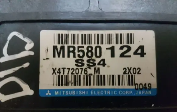 Mitsubishi Pajero Engine control unit/module ECU MR580124 X4T72076M