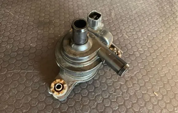 Lexus RX 330 - 350 - 400H Water pump 