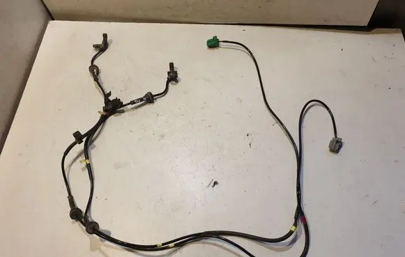 Volvo XC70 ABS brake wheel speed sensor 3524257 3524256 10071160383