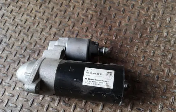 Mercedes-Benz CLS C218 X218 Starter motor A6519062800 0001139065