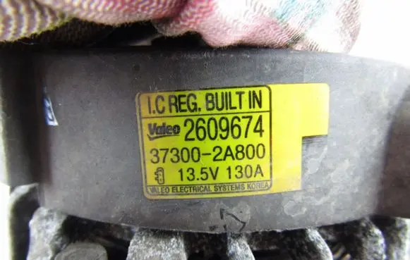 Hyundai i40 Generator/alternator 373002A800