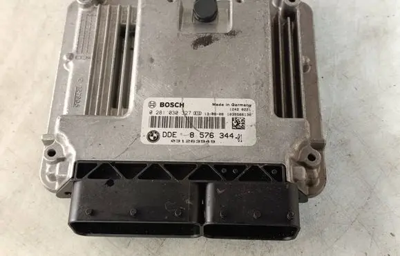 BMW 4 F32 F33 Engine control unit/module 0281030327 8576344 031263949
