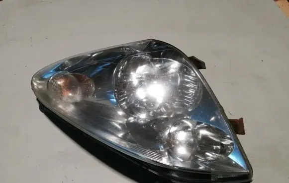 Toyota Corolla Verso AR10 Headlight/headlamp