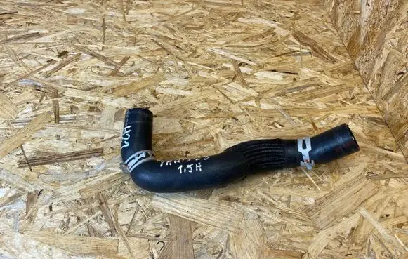 Toyota Yaris Cross Engine coolant pipe/hose