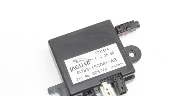 Jaguar XK - XKR Aerial antenna amplifier 6W8319C061AB