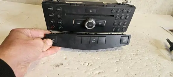 Mercedes-Benz C W204 Seat heating switch A2048704310