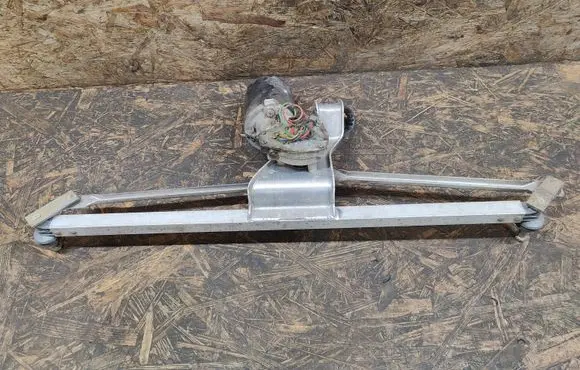 Porsche 928 Front wiper linkage and motor 92862830302
