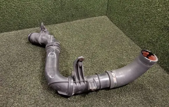 Opel Vivaro Intercooler hose/pipe 144601915R 93867721 1096338S01