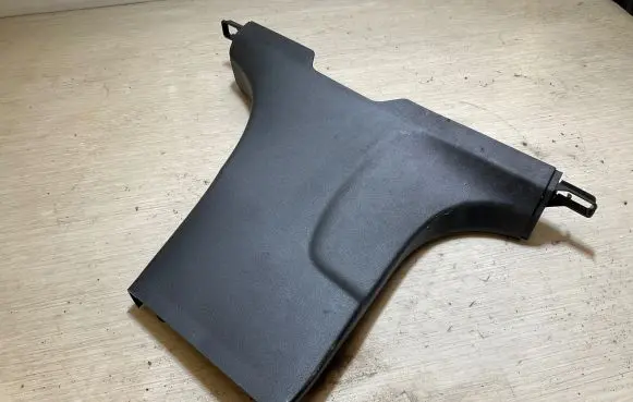 Volvo XC40 (B) pillar trim (bottom) 31457495
