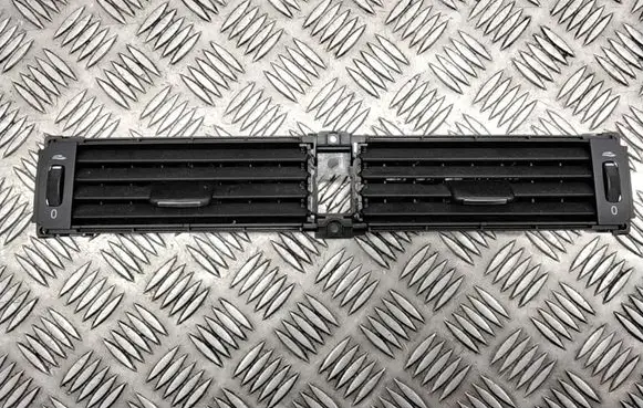 Volvo V70 Dash center air vent grill 30643315 30676292