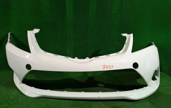 Toyota Avensis T270 Front bumper
