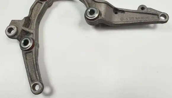 Mercedes-Benz R W251 Engine mount bracket A2721400040
