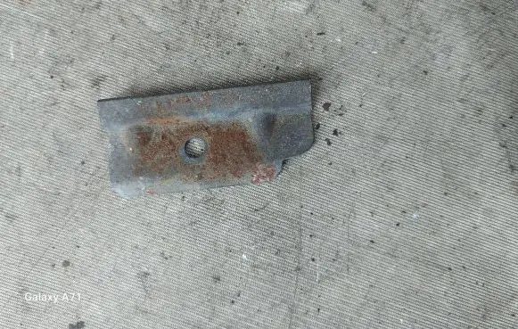 Battery bracket