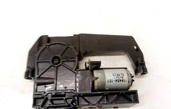 Mercedes-Benz E W212 Seat adjustment motor A2129700026 5452010010