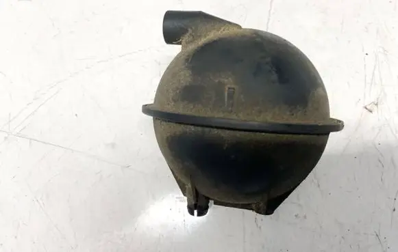 Skoda Octavia Mk2 (1Z) Vacuum air tank 7M0129808 97VW9J442AA