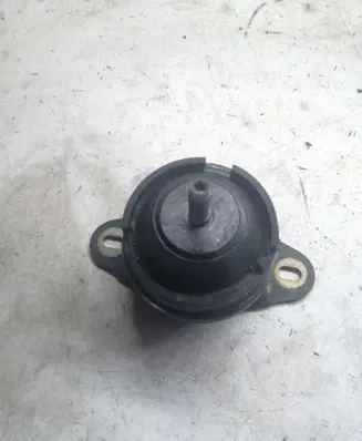 Peugeot 407 Engine mount bracket